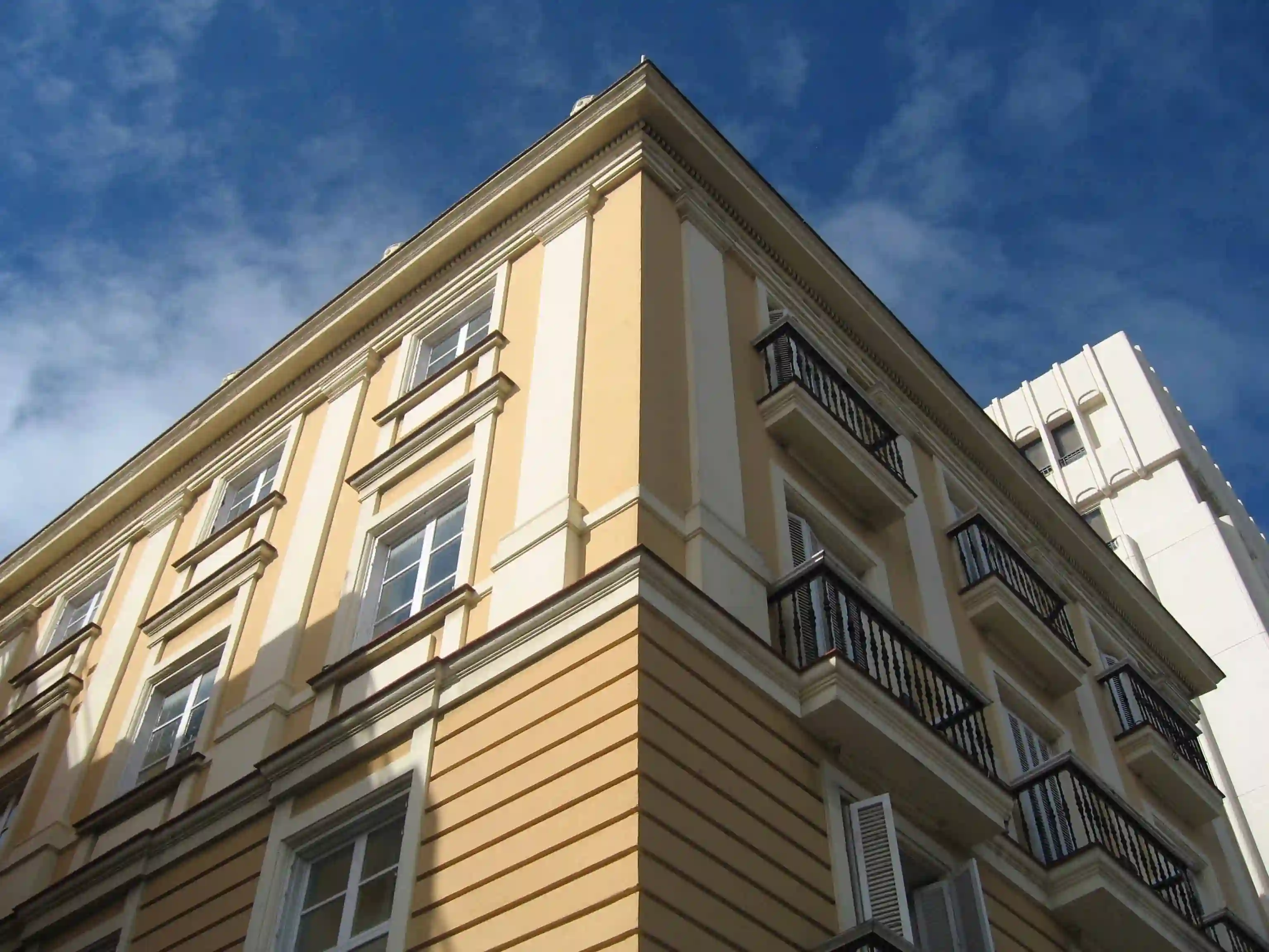 Fachada principal de la Casa Villa de Parada en Cádiz